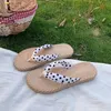 Slippers Polka Dot Beach tongs Flips Womens String Sandales 2021 Femme Sandale Sandale Maison Dames adolescentes Flips19890487