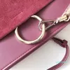 Nya axelväskor Kvinnor Gratis frakt Kedja Crossbody-väska Handväskor Circle Designer Handväska Hög kvalitet Kvinnlig Crossbag