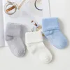 Baby golv strumpor anti slip toddler strumpor solid nyfödd pojke sneaker fotsocks bomull tjockna flicka skor spädbarn strumpor 6 färger at4684