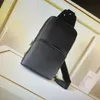 الفاخرة AVENUE SLING عبر الجسم حقيبة الرجال مصمم حقائب كتف Crossbody محفظة الموضة الكلاسيكية الصدر حزم جلد طبيعي رياضي السفر قماش غير رسمي في الهواء الطلق كيس