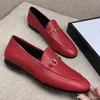 Mulheres Clássicas Mulheres Flat Designer Sapatos 100% autênticos Caçadeira de metal fivela de couro senhora letra de couro casual mulas princetown homens atropelar mocassins preguiçosos tamanho grande 34 --- 46