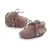 Mocassins pour bébés Mocassins souples pour bébés Chaussures Premiers marcheurs Semelle à franges Chaussures antidérapantes Chaussures de berceau Cuir PU