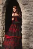 2020 Abiti da sposa in pizzo nero rosso con spalle scoperte Corsetto con lacci vintage senza spalline Bellezza a strati con spalle scoperte Abito da sposa taglie forti