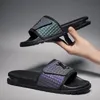 En Kaliteli Lüks Terlik Yaz Moda Çiçek brokar Kauçuk Geniş Düz Slayt Erkek Kadın Plaj nedensel Sandalet Sneakers Parmak Arası Terlik