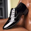 2020 Ny patentläder herrklänning skor män oxfords billiga mode kontor lägenheter spets-up män svarta formella skor plus storlek 48