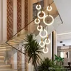 現代LEDシャンデリアライトノルディックLEDドロップライトアクリル環の階段照明3 5 6 7 10リング屋内照明器具