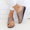 Outside wearing leather tow slope with toe sandals and slippers female large size Y200620