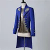 Mäns Mode Jacquard Jacka England Style Vintage Court Prince Lång Broderad Tailcoat Male Singer Stage Performance Coat Blue Slim Fit Tuxedo
