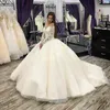 Gorgeous Princess Ball Gown Bröllopsklänningar Dubai Arabisk Sheer Neck Långärmad Applique Bridal Dress Lace Vestido de Novia