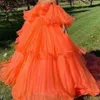 Chic Fire Orange Tiered Tutu Prom Klänningar Långt Av Skulder Med Puffy 3/4 Ärmar Formella Klänningar Kväll Vestidos De Fiesta Robes de Soirée