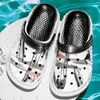 Män Sandaler Skor Casual Slip-On 2022 Ny Sommar Hollow-Out Vatten Tofflor Flip-Flops Storlek 40-45