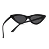 Varumärkesdesigner kattögon solglasögon kvinnor söta sexiga triangel solglasögon för kvinnor små ram cateye oculos vintage svart4161530