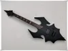 Cuerpo negro mate 27 trastes Guitarra eléctrica de hardware negro con puente Tremolo, incrustación de murciélago, se puede personalizar