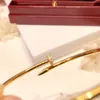 Bracciale di lusso di alta qualità designer di lusso braccialetto per unghie da donna diamante argento oro moda gioielli vintage 18 carati colore permanente w4572749