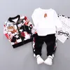 Ny höst baby flicka kläder barn pojkar bomulljacka t-shirt byxor 3st / sätter toddler mode kläder spädbarn barn taksuits