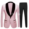 Date Gaufrage Garçons D'honneur Châle Revers Mariage Marié Tuxedos Hommes Costumes Mariage / Bal / Dîner Meilleur Homme Blazer (Veste + Cravate + Pantalon) T82