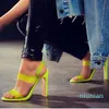 Sandalias de gladiador de diseñador de tacones altos transparentes de PVC transparente de color amarillo fluorescente a la moda, talla 35 a 40