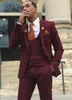 Moda Burgundy Noivo Smoking Notch lapela do Groomsman 3 peça Suit Men Negócios Prom Jacket Blazer (jaqueta + calça + gravata + Vest) 72