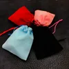 100 stks 7x9 cm 4 Kleuren Fluwelen Gebundeld Tegel Riem Tas Gift Bag Pouch Zwart Blauw Roze rood Groothandel Katoenen Touw b057