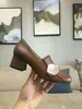 Chaussure bateau classique à talon moyen Cuir de créateur Talon épais Talons hauts 100% cuir de vachette Glands Tête ronde Bouton en métal Femme Petite abeille Chaussures habillées Grande taille 34-39-42 us4-us11