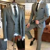 Gray Black Slim Fit 3 sztuk Tuxedos Groom Wedding Men Garnitury Tuxedo Terno Masculino De Wlew Hommes Mężczyźni (kurtka + spodnie + kamizelka)