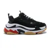 Triple S Sneaker Negro Red 17FW Plataforma Casual Zapatos Hombres Mujeres Verde Verde Yellow Bred Mens Trainer Sneakers