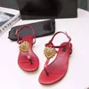 Vrouwelijke designer sandalen mode slippers platte bodem met metalen decoratie antislip slippers all-match strandsandalen 35-43 met doos