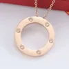 Ny design Dual Circle Pendant Halsband Vackra smycken Rostfritt stålkedja Pendant Halsband med väskesats