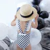 Симпатичные девушки малышей Купальник One Piece White Stripe Wrinkle втулка младенец Swimwear Симпатичные дети пляж купальный костюм