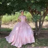 2021 Cold Shoulder Halter Quinceanera Dress Tanie Prom Dresses Różowy Koronki Kwiatowy Aplikacja Zroszony Juliet Krótki Rękaw Gorset Powrót Słodki 15 GJ