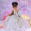 Robes de fille de fleur gris et tulle pour les perles de dentelle de mariage petites filles concours robe de bal robe de bal sur mesure