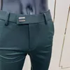 2020 Nieuwe Heren Sociale Broek Mode Slanke Knop Pak Broek Mannen Groene Broek Straat Kleding Mannen Business Slanke Jurk Effen pak Pant1857