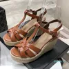 뜨거운 판매 - 여름 여자 샌들 신발 여성 펌프 플랫폼 플랫폼 Hee 캐주얼 루프 블링 스타 두꺼운 유일한 여성 신발