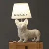 Noord-Europa retro slaapkamer bedlampje creatieve studie decoratieve lamp kinderkamer dier puppy hars tafellamp