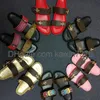 Großhandel Designer Mann Slipper Mode 2 Riemen mit angepassten Goldschnallen Frauen Sommer Flip Flops 35-46 Box und Staubbeutel