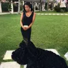 Nowy Czarny Sexy Prom Dresses Mermaid Lace Aplikacje Satin Afryki Długi Illusion Style Prom Suknia Suknie Wieczorowe Robe de Soiree