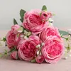 Fleurs Artificielles En Soie Haute Qualite 5 Rose Artificielle Avec Tige Restaurant Room Wedding Decoration Simulation Bouquet343c