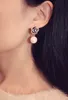 Modedesigner Super Sparkling Beautiful Diamond Classic Camellia Flower Elegant Pearl Pendant Stud Earring for Woman Girls1287872