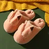 2021カップルのためのカップルのための綿のスリッパが家に留まるかわいいふわふわの冬の冬の厚い底の暖かい靴