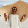WZCX Yeni Moda Büyük 80 cm Geniş Brim Kadın Hasır Şapka Rahat Gelgit Tatil Katlanabilir Yaz Plaj Şapka Yetişkin Kap