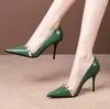 Sapatos de saltos sexy de couro patente
