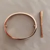 Bracciale per coppia più venduto Bracciale per unghie largo con zirconi a tre file Bracciale per gioielli di lusso da donna Regali per le feste Bangle5182856