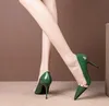 Sapatos de saltos sexy de couro patente