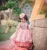 素敵なピンクのビーズの花の女の子の女の子のドレス2021ノースリーブのふくらんきなスカートスイープトレインの女の子Pageantガウン子供パーティーセレリティドレス