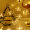 LED Snowflake String Lights Snow Fairy Guirlande Décoration Pour les arbres de Noël Nouvel An Chambre Saint Valentin Pile Opéré