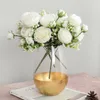 Fleurs Artificielles En Soie Haute Qualite 5 Rose Artificielle Avec Tige Restaurant Room Wedding Decoration Simulation Bouquet224S