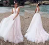 Różowy Linia Sheer Scoop Boho Suknie ślubne Aplikacje Koronki Backless Suknia Ślubna Sweep Pociąg Bride Dress Vestidos de Novia