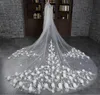 2020 Nuovi veli da sposa Veli da sposa lunghezza cattedrale Bordo in pizzo con pettini Appliqued 3 m Lungo velo di fiori personalizzato