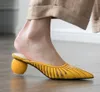 Vrouw Alia lederen muilezels cultvrouwpompen puntig teen kalf blok hiel gaia sandalen nieuwe mode pvc duidelijke schoenen 6398134