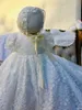 2021 Söt babydödklänningar för små tjejer spetsar blommor appliqued pärlor dop klänningar med motorhuven första kommunikationsklänning